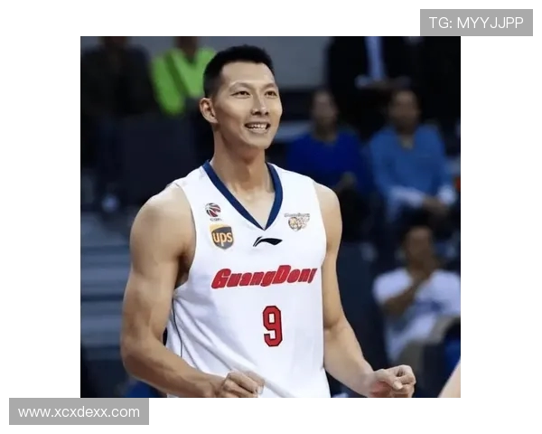 易建联坚持不懈逐梦篮球展现中国男篮精神力量与时代风采