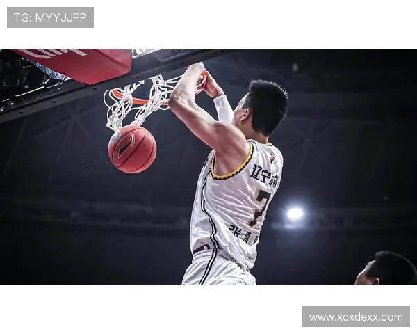 张镇麟领衔中国男篮奋勇出征展现新时代篮球精神与青春力量 张镇麟领衔中国男篮奋勇出征展现新时代篮球精神与青春力量