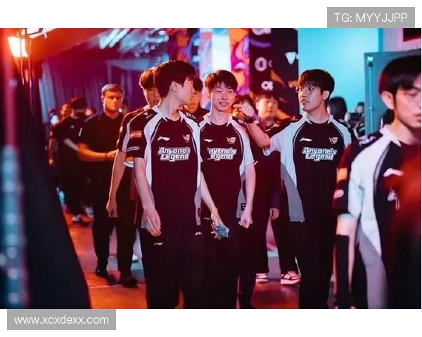 电竞赛事新纪元:全球顶级战队激战正酣,赛场见证技术与团队协作的极限碰撞 电竞赛事新纪元:全球顶级战队激战正酣,赛场见证技术与团队协作的极限碰撞