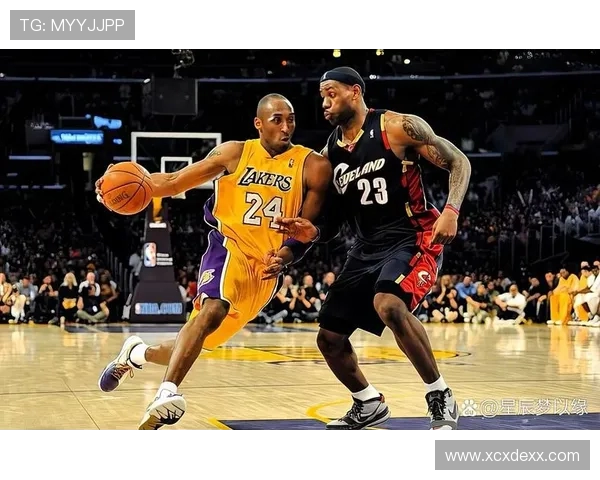 勒布朗詹姆斯与科比布莱恩特的传奇对决与篮球时代的辉煌交汇