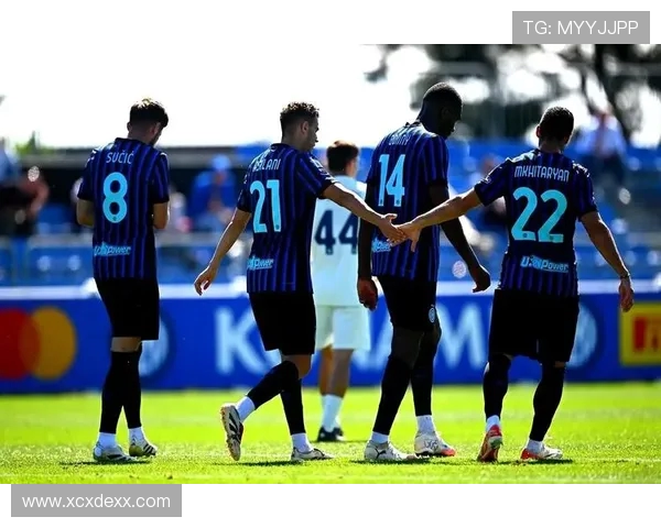 国米与热那亚激战正酣比赛结果揭晓引发球迷热议